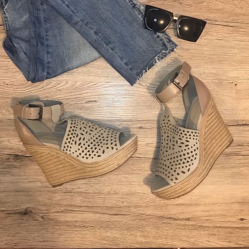 NWT Marc Fisher Hasina Perforated Suede Wedges